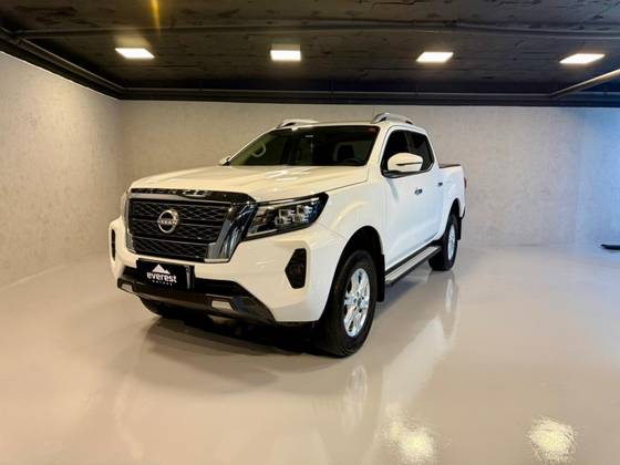 NISSAN FRONTIER 2.3 16V TURBO DIESEL XE CD 4X4 AUTOMÁTICO NISSAN FRONTIER 2.3 16V TURBO DIESEL XE CD 4X4 AUTOMÁTICO